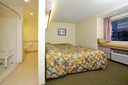 Americas Best Value Inn - East Syracuse