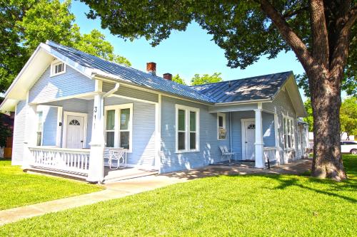 Peach Tree Inn & Suites in Fredericksburg, USA