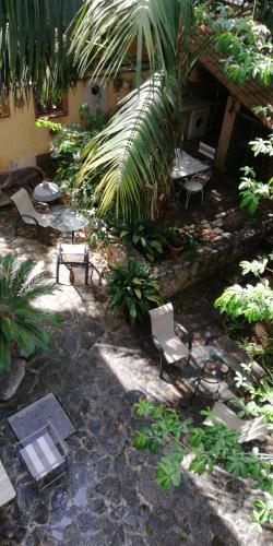 Villino with Garden - image 4