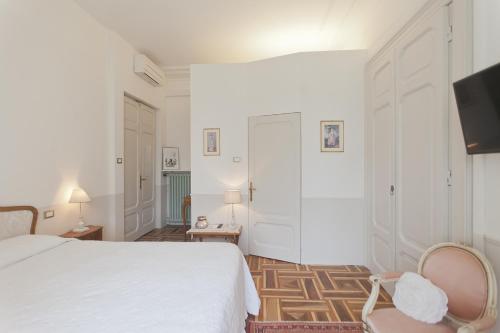 Superior Double or Twin Room image 4