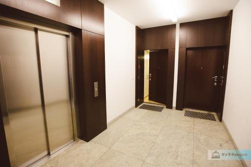 Warsaw Concierge Vistula Apartment - Tap to explore photos