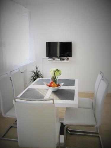  Apartment Nizic in Primošten