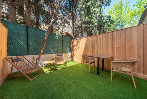 L'Oasis Hotel – Frejus, ID