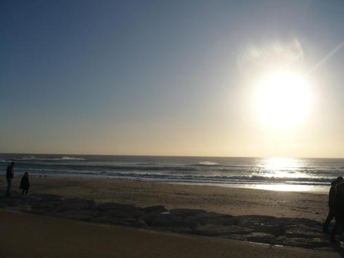  Lisbon Coast Studio, Ferienwohnung in Costa da Caparica