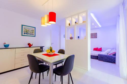 Studio Luce Mala, Split