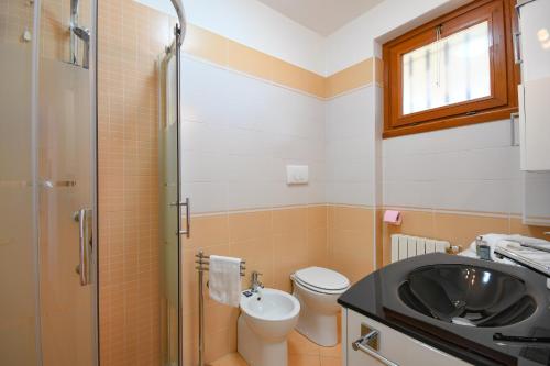 Sirmione Beach Apartment - image 8