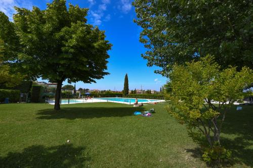 Sirmione Beach Apartment - image 3