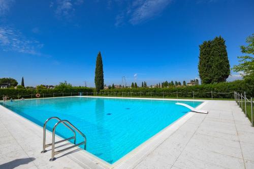 Sirmione Beach Apartment - image 6