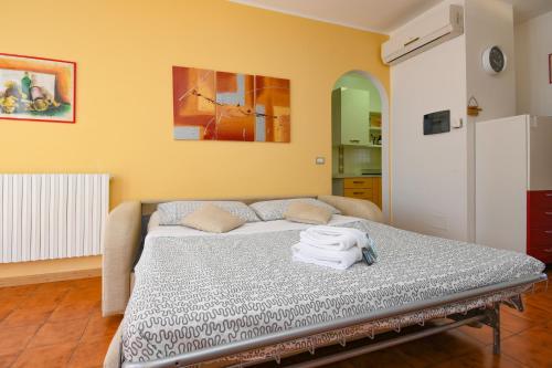 Sirmione Beach Apartment - image 14