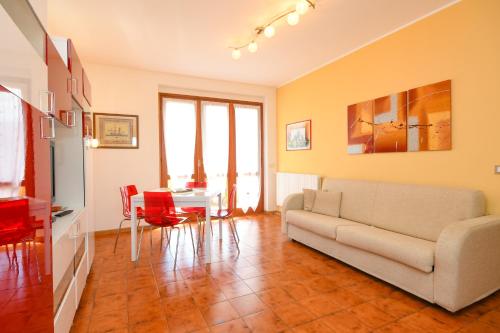 Sirmione Beach Apartment - image 5