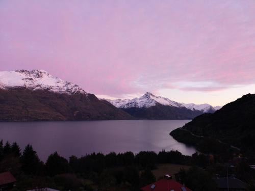 Queenstown Lakeview Holiday Home-5mins to town