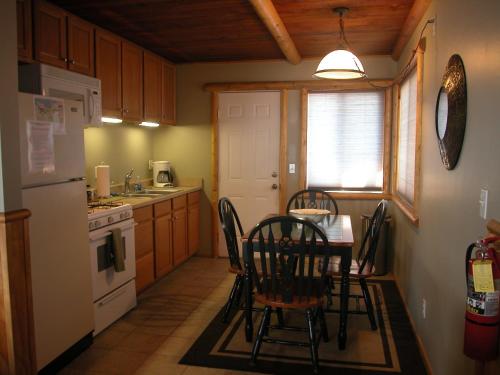 Moonridge Ski Pad - image 5