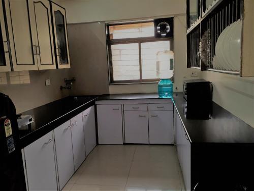 Dragonfly Apartments Emerald Ideally located in the Andheri East area, Dragonfly Apartments Emerald promises a relaxing and wonderful visit. Both business travelers and tourists can enjoy the propertys facilities and services. S