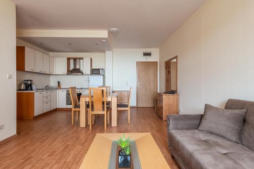One-Bedroom Apartment image 5