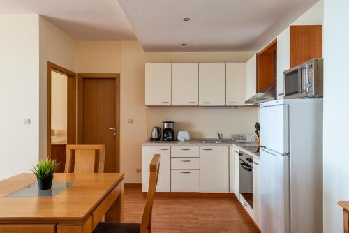 One-Bedroom Apartment image 6