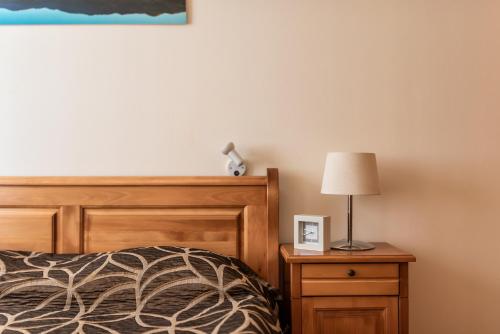 One-Bedroom Apartment image 1