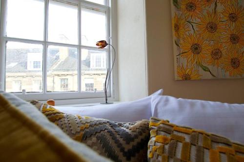 JOIVY Bright Flat with Workspace in New Town, Edinburgh (Foto 3)
