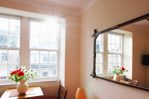 JOIVY Bright Flat with Workspace in New Town, Edinburgh (Foto 5)