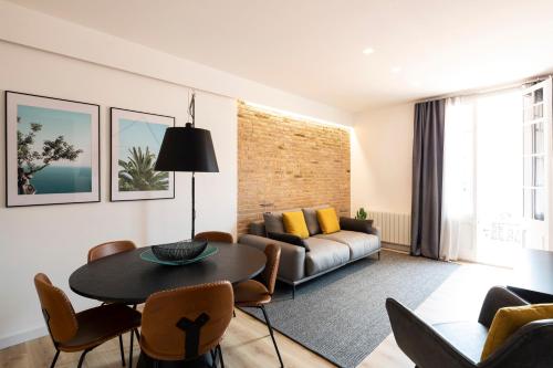Aspasios Sagrada Familia Apartments - image 2