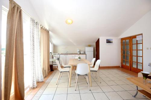 Kitchen, Apartments Ines in Murter