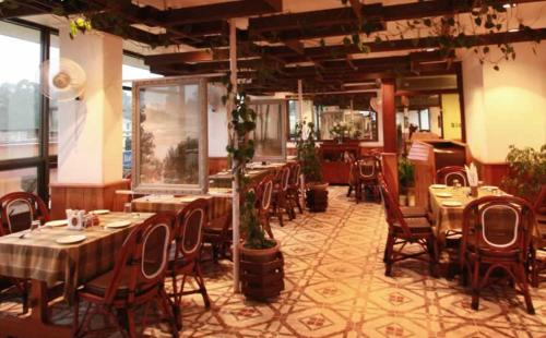 Restaurante, Hotel Centre Point in Shillong