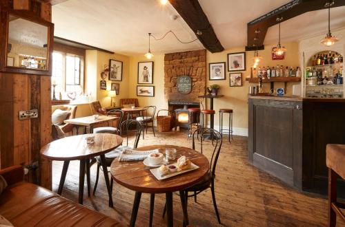 ผับ/เลาจน์, Burford House BH in เบอร์ฟอร์ด