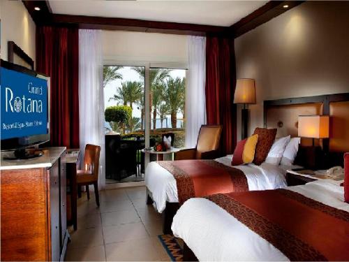 2 twin beds