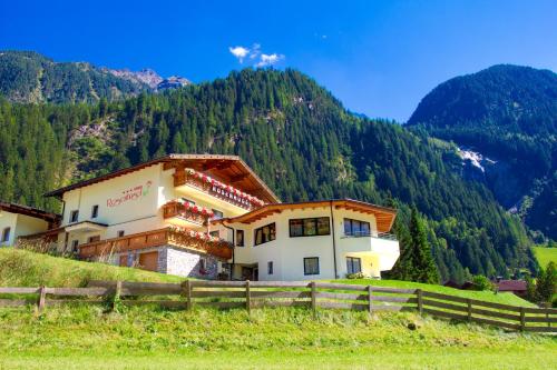 Pension Rosenhügel Neustift im Stubaital