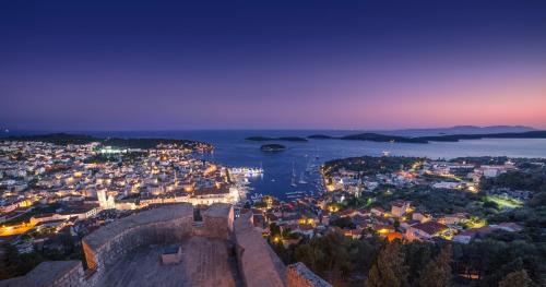  Hvar