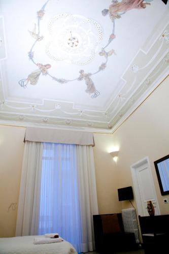 Superior Double Room image 4