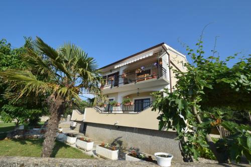  Apartments Meri in Malinska