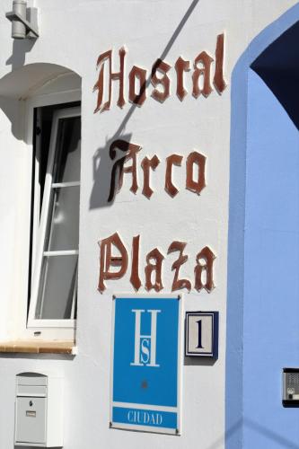 Hostal Arco Plaza - image 12