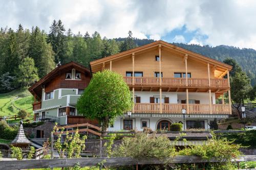 Garni Halali - Hotel - St Ulrich / Ortisei