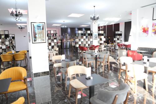 Krogs/atpūtas telpa, Hotel New York in Kamëz