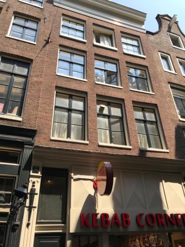 Amsterdam Central Guest House - image 2