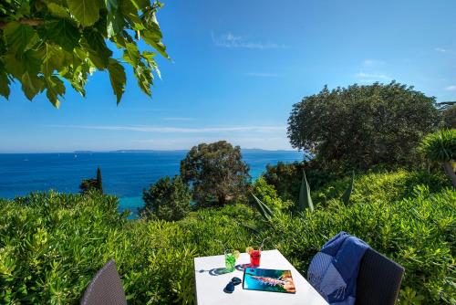 Vista exterior, Hotel-Club du Domaine d'Aiguebelle, USSIM Vacances in Le Lavandou