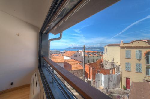 ทัศนียภาพ, IMMOGROOM - Beautiful duplex - Sea view - Quiet - AC - Wifi - Garage in เมืองเก่าเลอซูเกต์