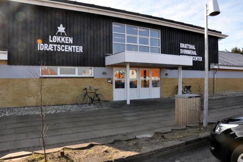 Entrance, Løkken Hostel in Lokken