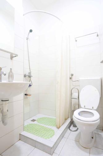 Pigeon Square Rooms - image 12