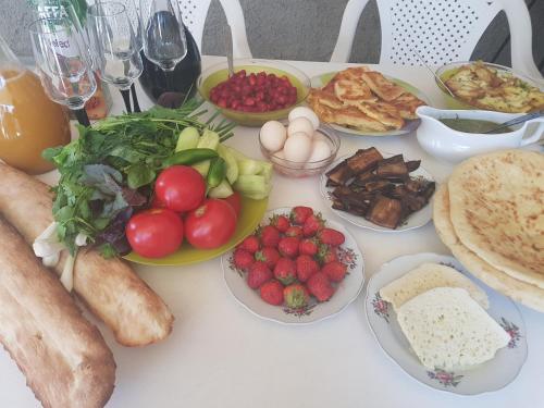 Nourriture et boissons, White House in Kakheti Eniseli in Eniseli