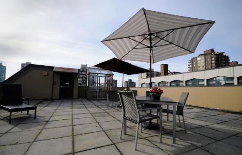 ระเบียง/ชานเรือน, HI Vancouver Downtown - Hostel near แกรนวิลล์ ไอส์แลนด์