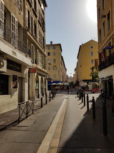 Superbe T2 Vieux Port, Marseille (fotografie 8)