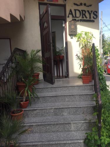 Adrys Boutique Villa - image 5