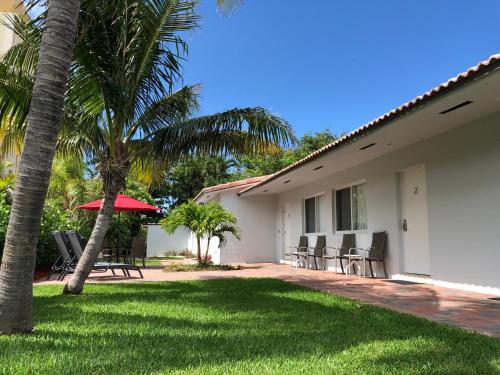 Elizabeth House Inn - Hillsboro Inlet Light, FL