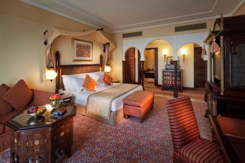 Jumeirah Al Qasr Dubai, Dubai (photo 2)
