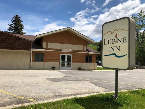 Lupine Inn