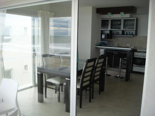 Apartment image 3