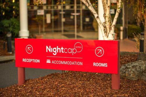 Nightcap at Matthew Flinders Hotel