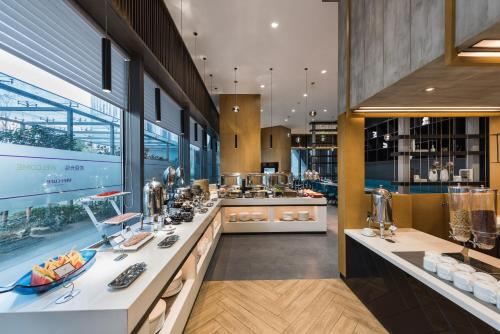 ห้องอาหาร, เมอร์เคียว เซี่ยงไฮ้ หงเฉียว เรลเวย์ สเตชั่น (Mercure Shanghai Hongqiao Railway Station) in เซี่ยงไฮ้