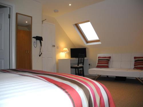 Oakside Lodge Guest House Room Type - Superior Double Room